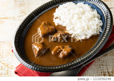 じっくり煮込んだ国産和牛のビーフカレー 111056246