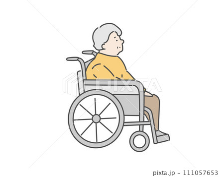 車椅子に乗った高齢女性 車椅子に乗った高齢女性 111057653