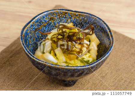 白菜と塩昆布の酢の物 白菜と塩昆布の酢の物 111057749