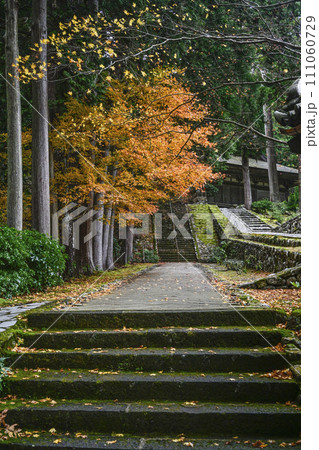 棡山 明通寺 本堂への参道 棡山 明通寺 本堂への参道 111060729