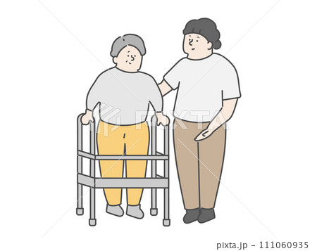 歩行器を使用する高齢男性と女性介護士 歩行器を使用する高齢男性と女性介護士 111060935