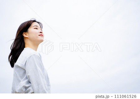 若い女性 ポートレート 若い女性 ポートレート 111061526