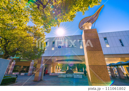 日本の横浜都市景観 横浜市営地下鉄 仲町台駅などを望む。希望の光…=令和6年1月25日 日本の横浜都市景観 横浜市営地下鉄 仲町台駅などを望む。希望の光…=令和6年1月25日 111061802