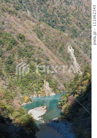 日本 静岡県川根本町、寸又峡の夢の吊り橋 日本 静岡県川根本町、寸又峡の夢の吊り橋 111062345