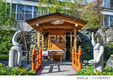 東京都・品川区　蛇窪神社　白蛇辨財天社　白蛇日本三大聖地 111064063