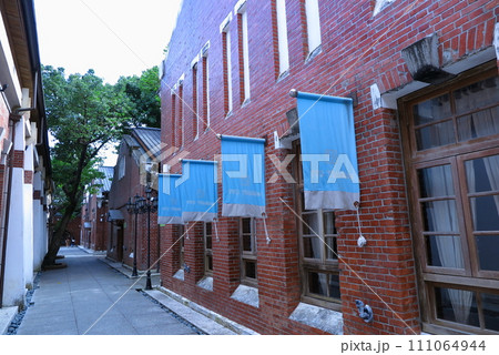 台北の「崋山1914文化創意園区」、樟脳工場跡を改装した紅摶六合院 111064944