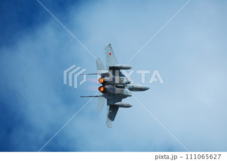 2023年秋の小松基地航空祭 アフターバーナーを吹かして急旋回するF15 2023年秋の小松基地航空祭 アフターバーナーを吹かして急旋回するF15 111065627