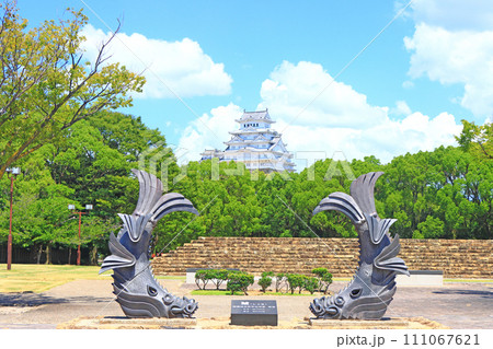 兵庫県姫路市、城見台公園から見た国宝姫路城の風景 111067621