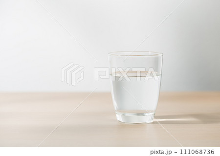 Drinking clear water 111068736
