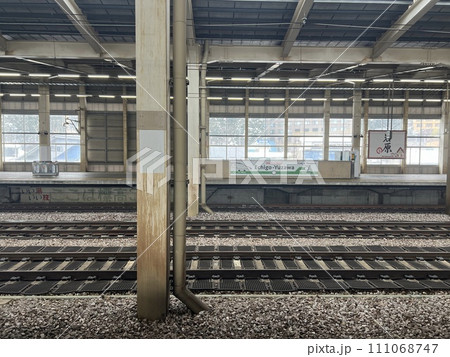 越後湯沢駅 新幹線ホーム 越後湯沢駅 新幹線ホーム 111068747
