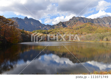 鏡池全景 111071749