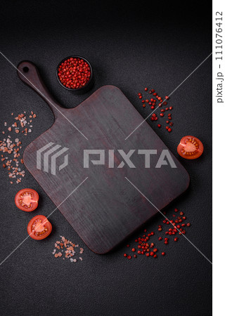 Empty wooden cutting board for preparing ingredients for preparing a delicious dish 111076412