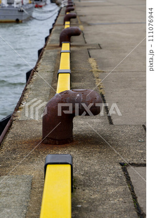 酒田港の係船柱 111076944