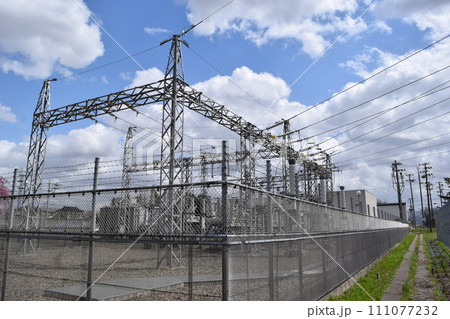 屋外変電設備 111077232