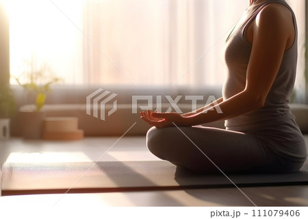 瞑想をしている人6　AI生成画像 111079406