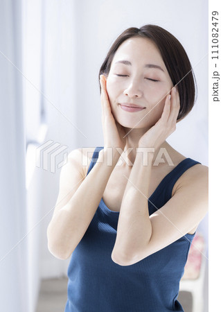 美しい女性 111082479