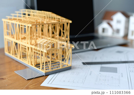 日本（アジア）の建築模型と建築図面のイメージ 111083366