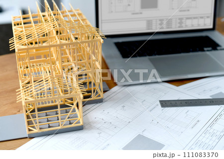 日本(アジア)の建築模型と建築図面のイメージ 日本(アジア)の建築模型と建築図面のイメージ 111083370