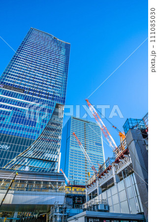 日本の東京都市景観 珍景。新時代へ・渋谷駅や駅再開発でズラリ並んだクレーン、銀座線の車両の姿も 日本の東京都市景観 珍景。新時代へ・渋谷駅や駅再開発でズラリ並んだクレーン、銀座線の車両の姿も 111085030
