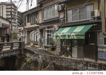 湯村温泉の町並 111087896