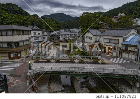 湯村温泉の町並 111087923