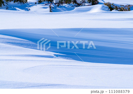 【雪素材】シュカブラ・風雪紋【長野県】 【雪素材】シュカブラ・風雪紋【長野県】 111088379