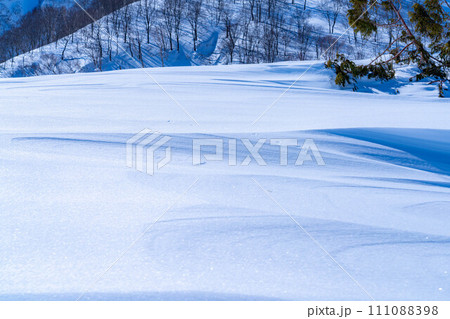【雪素材】シュカブラ・風雪紋【長野県】 【雪素材】シュカブラ・風雪紋【長野県】 111088398