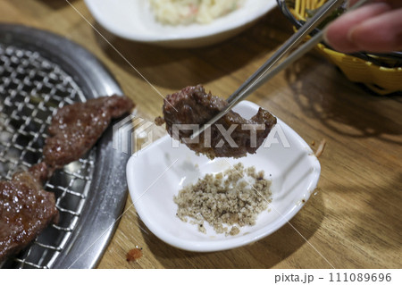 Korean beef raw sirloin bbq 111089696