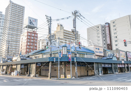 北海道札幌市 鮮魚店が軒を連ねる人気の観光名所 二条市場 北海道札幌市 鮮魚店が軒を連ねる人気の観光名所 二条市場 111090403