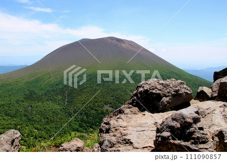 黒斑山山道 トーミの頭から前掛山・浅間山を望む 黒斑山山道 トーミの頭から前掛山・浅間山を望む 111090857