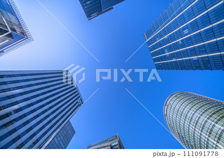 日本の横浜都市景観 新摩天楼…横浜シンフォステージ爆誕…新高島駅前のビル群 111091778