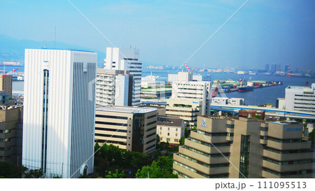 神戸ポートピアホテルから見た神戸市街の都市景観 神戸ポートピアホテルから見た神戸市街の都市景観 111095513
