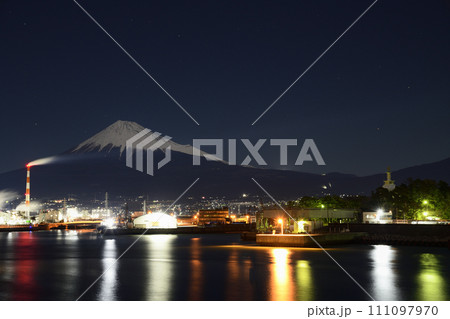 月下富士と工場夜景 <富士市> 月下富士と工場夜景 <富士市> 111097970