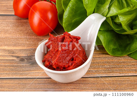 Tomato puree sauce for cooking Tomato puree sauce for cooking 111100960