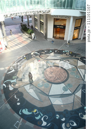 丸亀商店街 111101107