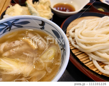 夏野菜たっぷり蕎麦と冷やしうどん 夏野菜たっぷり蕎麦と冷やしうどん 111101226