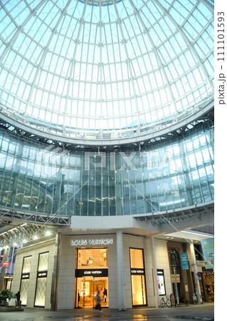 夕時の丸亀商店街 夕時の丸亀商店街 111101593