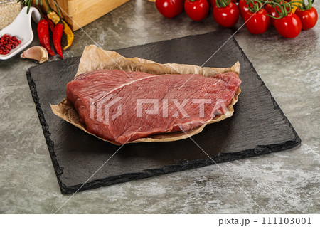 Raw beef meat shoulder for cooking 111103001