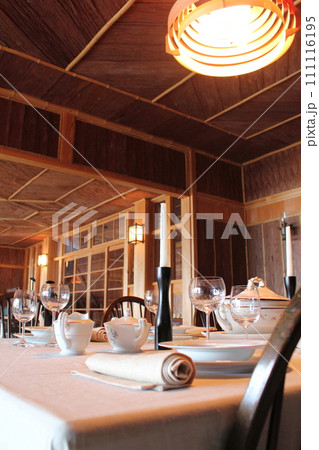 素敵な装いを保つ旧イタリア大使館日光別邸の食堂（日本 栃木県日光市） 111116195