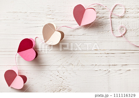 heart shaped paper decoration 111116329