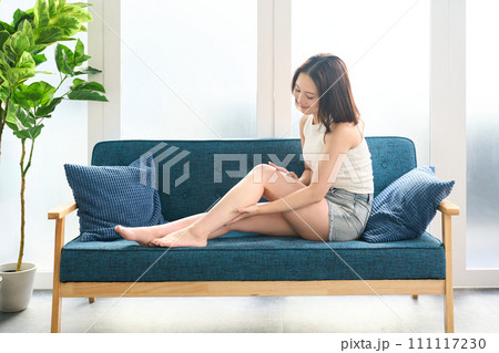 女性 スキンケア 女性 スキンケア 111117230