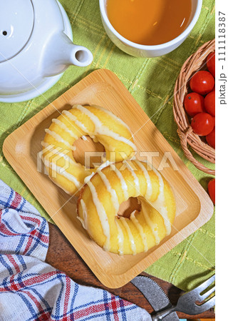 Delicious lemon donuts 111118387