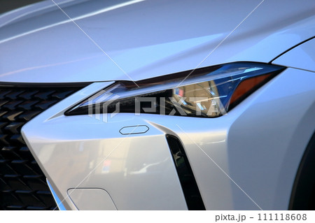車のヘッドライト 車のヘッドライト 111118608