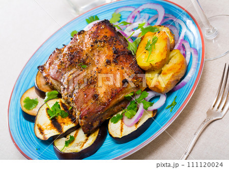 Roasted pork carre with vegetables 111120024