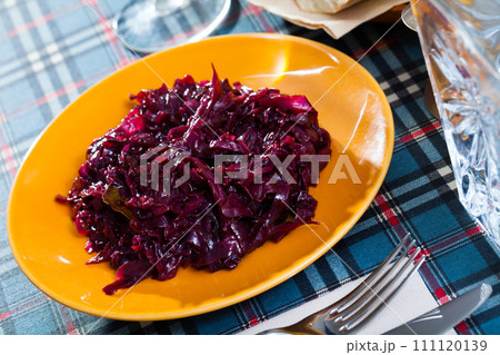 Braised red cabbage 111120139