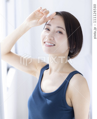 美しい女性 111126580