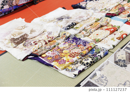 着物 帯紐や帯締め帯揚げなどのイメージ画像 呉服店や着物レンタル 着物 帯紐や帯締め帯揚げなどのイメージ画像 呉服店や着物レンタル 111127237