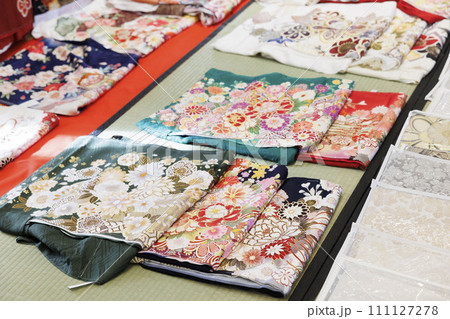 着物　帯紐や帯締め帯揚げなどのイメージ画像　呉服店や着物レンタル 111127278