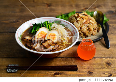 味噌ラーメンとガーリック炒飯 味噌ラーメンとガーリック炒飯 111128498