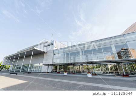 北海道札幌市　様々なイベントが行われる快晴の札幌コンベンションセンター 111128644